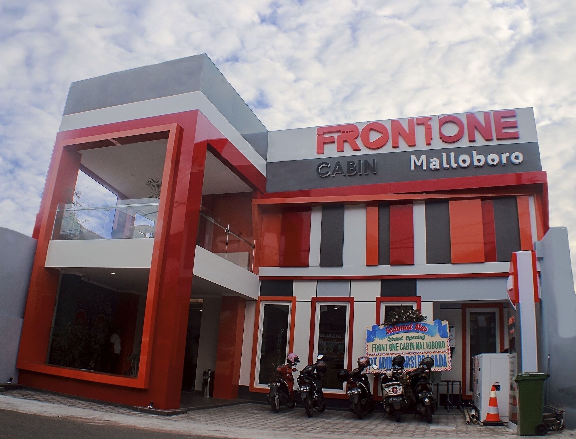Front One Cabin Malioboro Jogja Yogyakarta Exterior photo